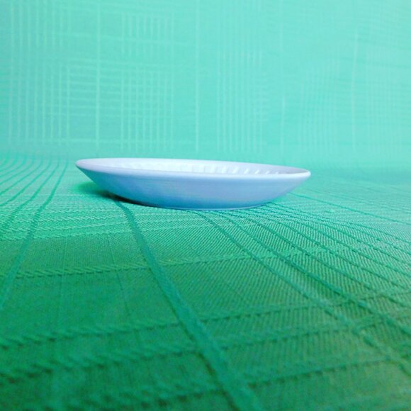 Wedgwood Aurora fluted tray cream on lavender jasperware near mint condition - Picture 4 of 6